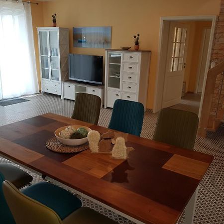 Haus Am See Villa Вендиш Риц Екстериор снимка