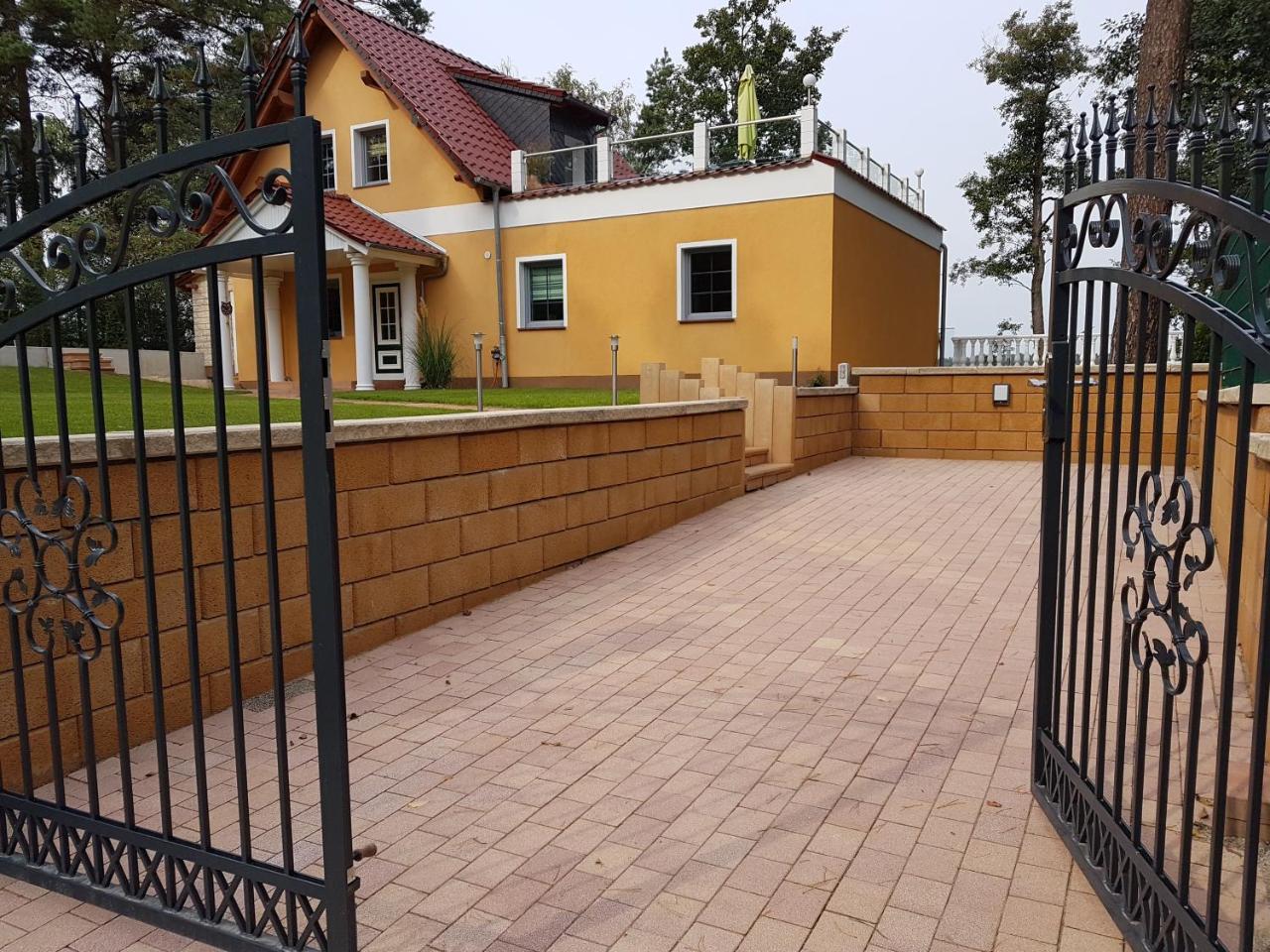 Haus Am See Villa Вендиш Риц Екстериор снимка
